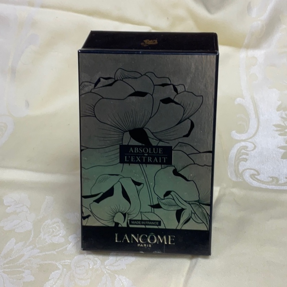 Lancome Absolue L'Extrait Skincare Box - Black and Silver